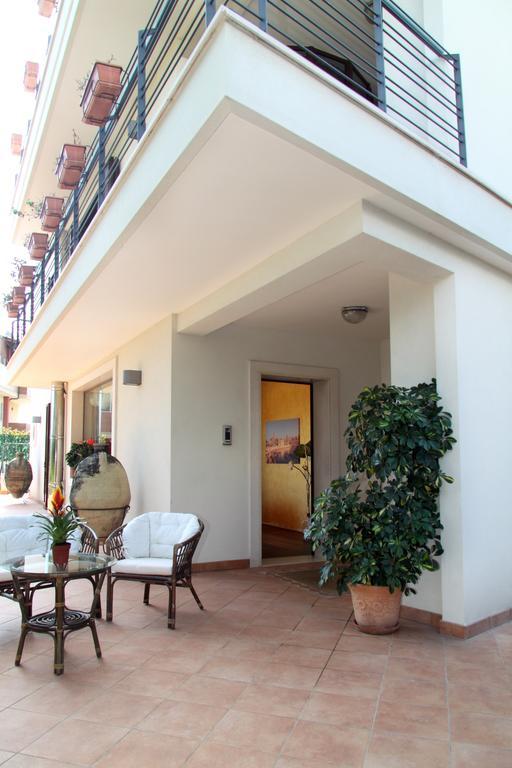 B&B Villa Il Sughero Monopoli Ngoại thất bức ảnh